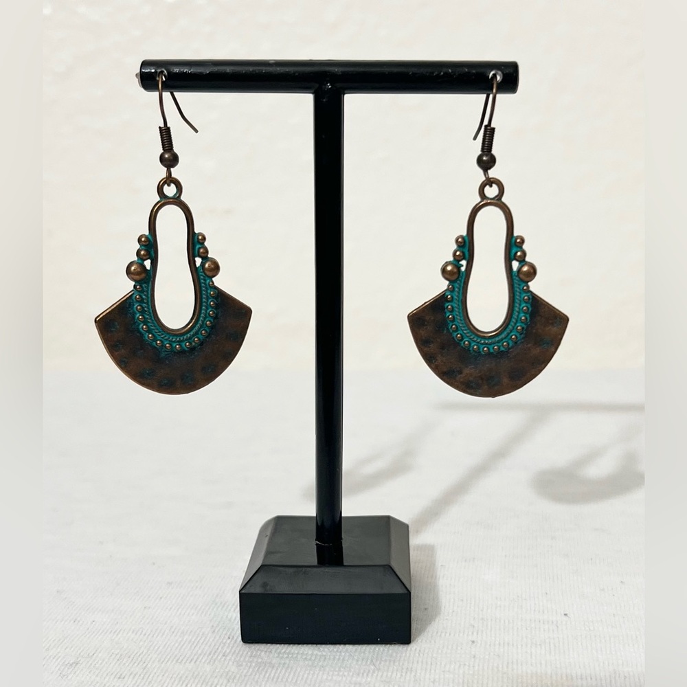 NWOT Copper Patina Spartan Shield Boho Dangle Drop Earrings